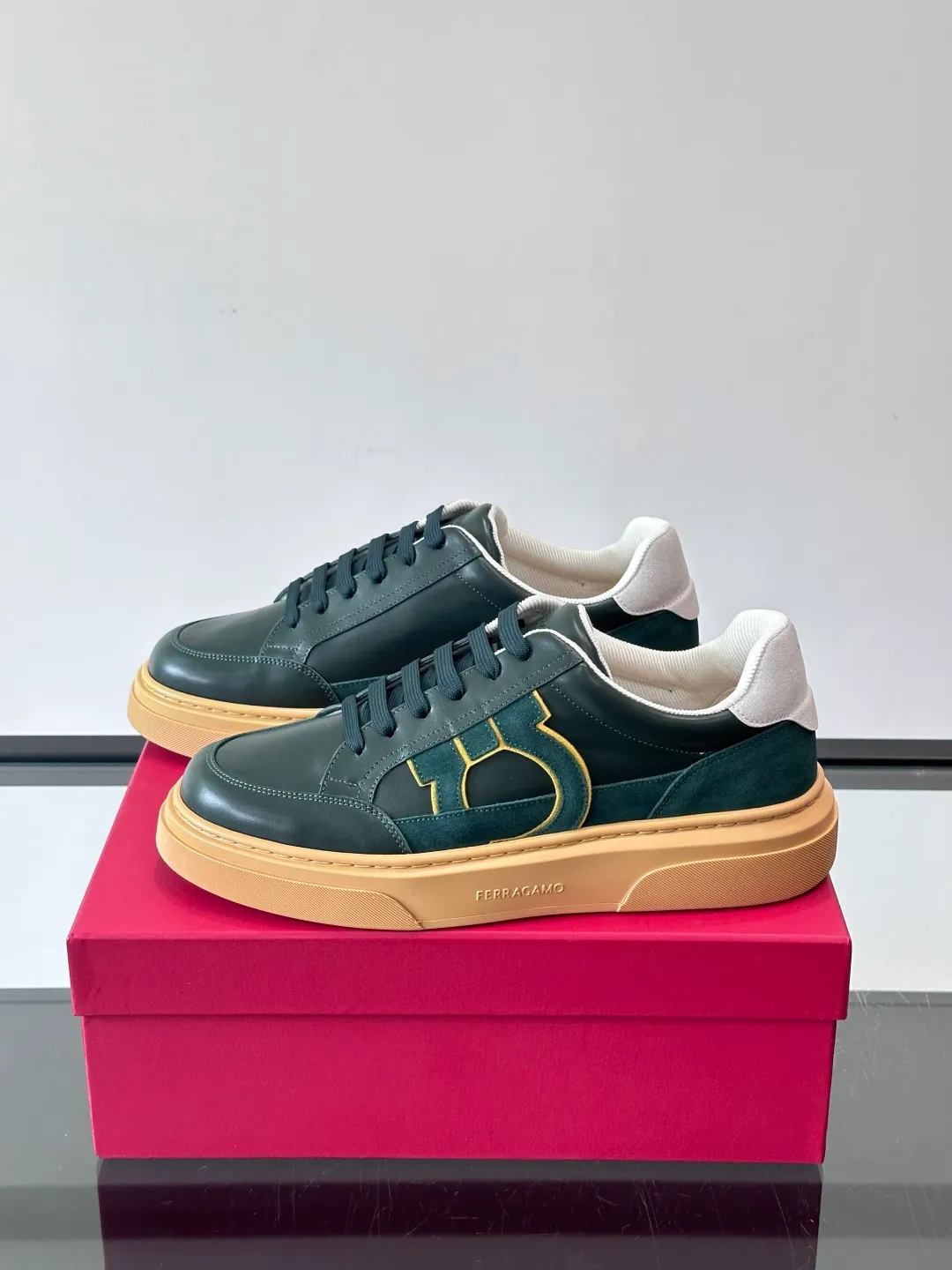 Men's men's shoes 💰440 [New style] 🏃‍♂️🏃‍♂️[Ferragamo] Ferragamo - High-end quality original order·Casual sports shoes -Upper: 🔝Nappa calfskin, suede calfskin, shoe body. Sewing brand totem, tongue air pressure brand logo -Inner: water-dyed cowhide -Outsole: ultra-light TPU foam rubber; molded outsole -Ultra-high quality control and fine workmanship: outstanding (high-end, extravagance, grade) -Size: 38-45 (46, can be customized)
